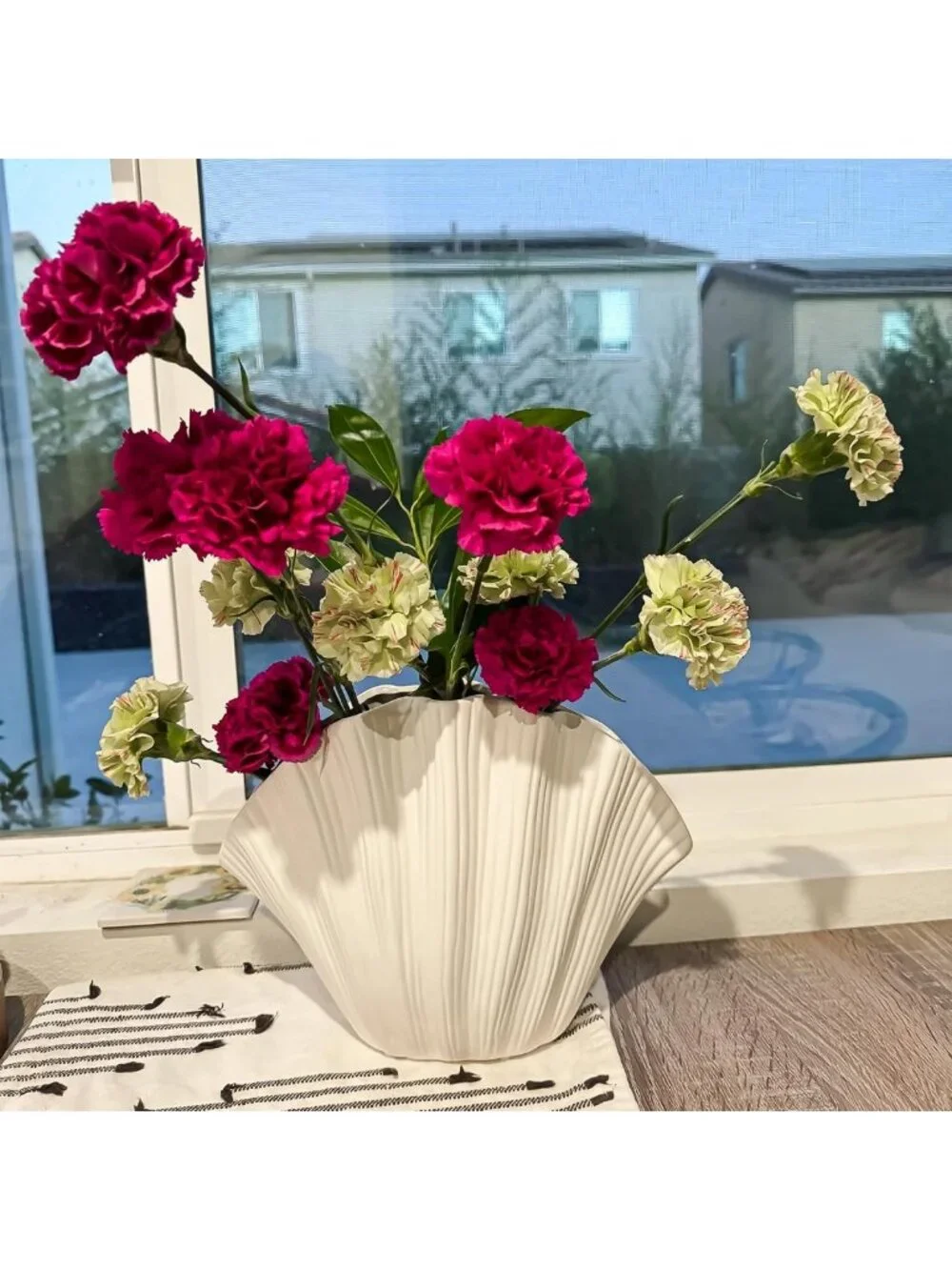 Coastal Ceramic Shell Vase - Modern Home Decor, Unique Centerpiece & Planter